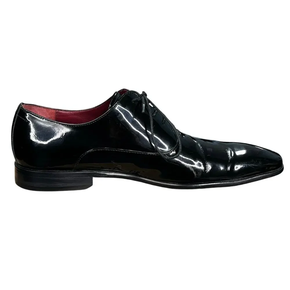 HUGO BOSS sleek minimalist